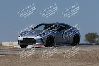 media/Oct-04-2025-OnGrid (Sat) [[44bd565ffa]]/Green Group/Grapevine/